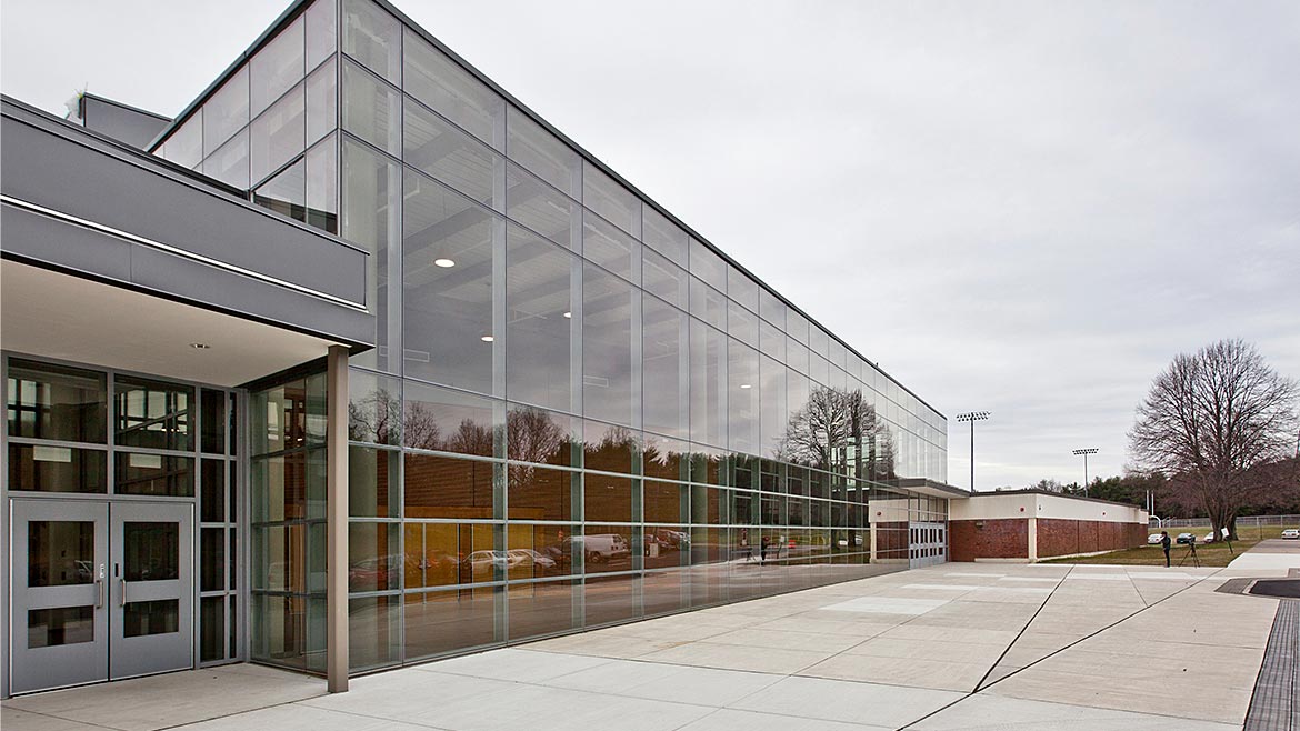 Steel curtain walls can support larger glass lites and achieve more expansive free-span sizes.